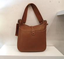 Load image into Gallery viewer, Hermes Vintage Evelyne PM Clemence Leather 111-29