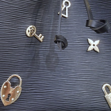 Load image into Gallery viewer, Louis Vuitton Vintage Epi Leather NeoNoe Love Lock