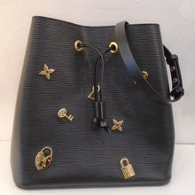 Load image into Gallery viewer, Louis Vuitton Vintage Epi Leather NeoNoe Love Lock