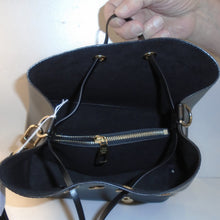 Load image into Gallery viewer, Louis Vuitton Vintage Epi Leather NeoNoe Love Lock