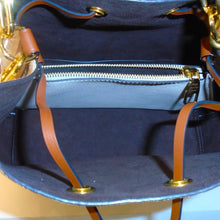 Load image into Gallery viewer, Louis Vuitton Vintage Cream Empreinte Leather Neo Noe
