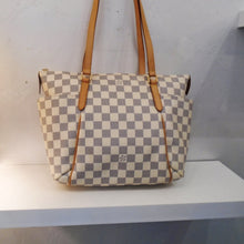 Load image into Gallery viewer, This Louis Vuitton Vintage Damier Azur Totally PM has camel trim which includes double shoulder straps. It has gold hardware which includes a top zipper. This bag has side outside pockets and a light beige interior.