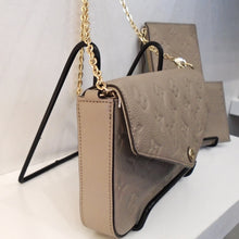 Load image into Gallery viewer, Louis Vuitton Vintage Felicie Pochette