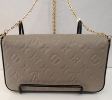 Load image into Gallery viewer, Louis Vuitton Vintage Felicie Pochette