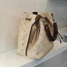 Load image into Gallery viewer, Louis Vuitton Vintage Muria Bucket Bag Mahina Leather