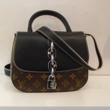 Load image into Gallery viewer, Louis Vuitton Vintage Monogram/Black Leather Chain IT PM