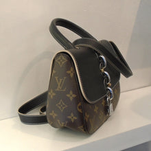 Load image into Gallery viewer, Louis Vuitton Vintage Monogram/Black Leather Chain IT PM