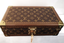 Load image into Gallery viewer, Louis Vuitton Vintage Monogram Coffret 8 Montres