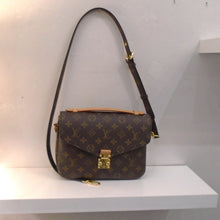 Load image into Gallery viewer, Louis Vuitton Vintage Monogram Metis Pochette MM