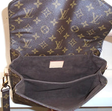 Load image into Gallery viewer, Louis Vuitton Vintage Monogram Metis Pochette