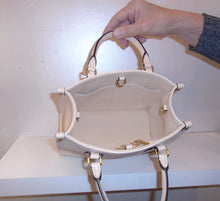 Load image into Gallery viewer, Louis Vuitton Vintage On The Go Vanilla PM