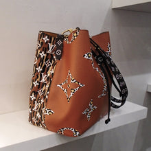Load image into Gallery viewer, Louis Vuitton Vintage Reverse Jungle NeoNoe