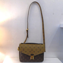 Load image into Gallery viewer, Louis Vuitton Vintage Reverse Monogram M`etis Pochette
