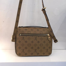 Load image into Gallery viewer, Louis Vuitton Vintage Reverse Monogram M`etis Pochette
