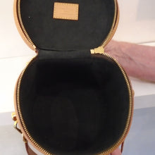 Load image into Gallery viewer, Louis Vuitton Vintage Reverse Monogram Cannes Vanity