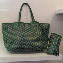 Load image into Gallery viewer, This Goyard Green Saint Louis PM With Snap Wallet is in the Goyard design in green and white. The interior of this bag is white.
