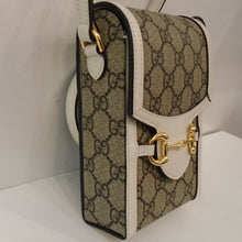 Load image into Gallery viewer, Gucci Vintage Cream/Snaffle Crossbody
