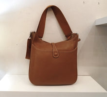 Load image into Gallery viewer, Hermes Vintage Evelyne PM Clemence Leather 111-29
