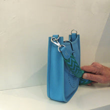 Load image into Gallery viewer, Hermes Vintage Evelyne TPM Clements Leather
