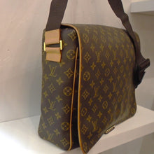 Load image into Gallery viewer, Louis Vuitton Vintage Abbesses Monogram Messenger
