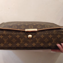 Load image into Gallery viewer, Louis Vuitton Vintage Abbesses Monogram Messenger
