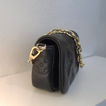 Load image into Gallery viewer, Louis Vuitton Vintage Black Bubblegram Wallet
