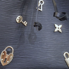 Load image into Gallery viewer, Louis Vuitton Vintage Epi Leather NeoNoe Love Lock
