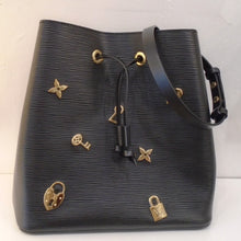 Load image into Gallery viewer, Louis Vuitton Vintage Epi Leather NeoNoe Love Lock
