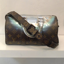 Load image into Gallery viewer, Louis Vuitton Vintage Iridescent Metallic Speedy Bandouliere
