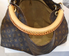 Load image into Gallery viewer, Louis Vuitton Vintage Monogram Artsy GM
