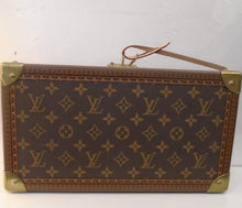 Load image into Gallery viewer, Louis Vuitton Vintage Monogram Coffret 8 Montres
