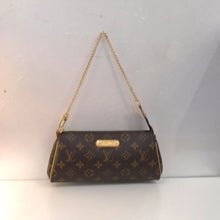 Load image into Gallery viewer, Louis Vuitton Vintage Monogram Eva Pochette
