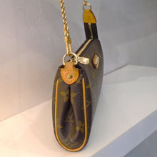 Load image into Gallery viewer, Louis Vuitton Vintage Monogram Eva Pochette
