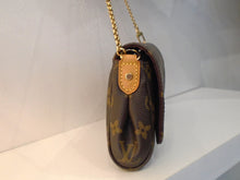 Load image into Gallery viewer, Louis Vuitton Vintage Monogram Favorite PM
