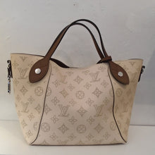 Load image into Gallery viewer, Louis Vuitton Vintage Mahina Hina PM
