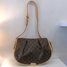 Load image into Gallery viewer, Louis Vuitton Vintage Monogram Menilmontant MM
