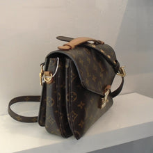 Load image into Gallery viewer, Louis Vuitton Vintage Monogram Metis Pochette

