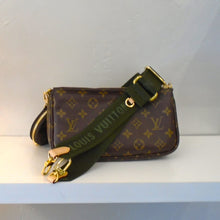 Load image into Gallery viewer, Louis Vuitton Vintage Multi Pochette Accessoires Monogram
