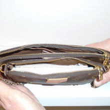 Load image into Gallery viewer, Louis Vuitton Vintage Multi Pochette Accessoires Monogram
