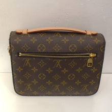 Load image into Gallery viewer, Louis Vuitton Vintage Monogram Me'tis Pochette MM
