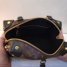 Load image into Gallery viewer, Louis Vuitton Vintage Monogram Macassar Petite Malle Souple
