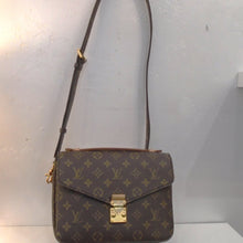 Load image into Gallery viewer, Louis Vuitton Vintage Pochette M`etis Monogram
