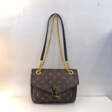 Load image into Gallery viewer, Louis Vuitton Vintage Monogram Passy
