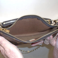 Load image into Gallery viewer, Louis Vuitton Vintage Monogram Pochette-Accessoires
