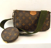Load image into Gallery viewer, Louis Vuitton Vintage Monogram Pochette Accessoires
