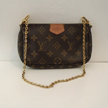 Load image into Gallery viewer, Louis Vuitton Vintage Monogram Pochette Accessoires

