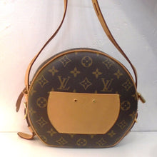 Load image into Gallery viewer, Louis Vuitton Vintage Monogram Petite Boite Chapeou
