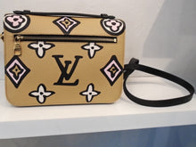 Load image into Gallery viewer, Louis Vuitton Vintage Metis Pochette Giant Monogram Wild At Heart Arizona

