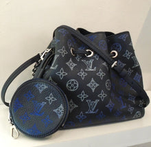 Load image into Gallery viewer, Louis Vuitton Vintage Navy Bella Bucket Bag
