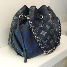 Load image into Gallery viewer, Louis Vuitton Vintage Navy Bella Bucket Bag

